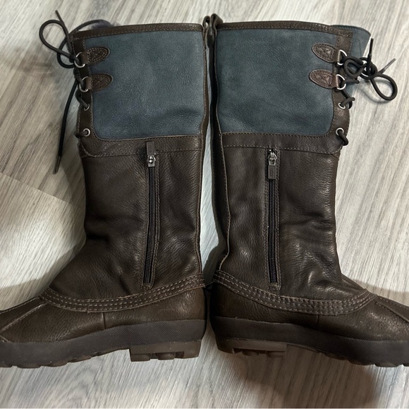 UGG brown and Blue Lace-Up Boots - Picture 1 of 9